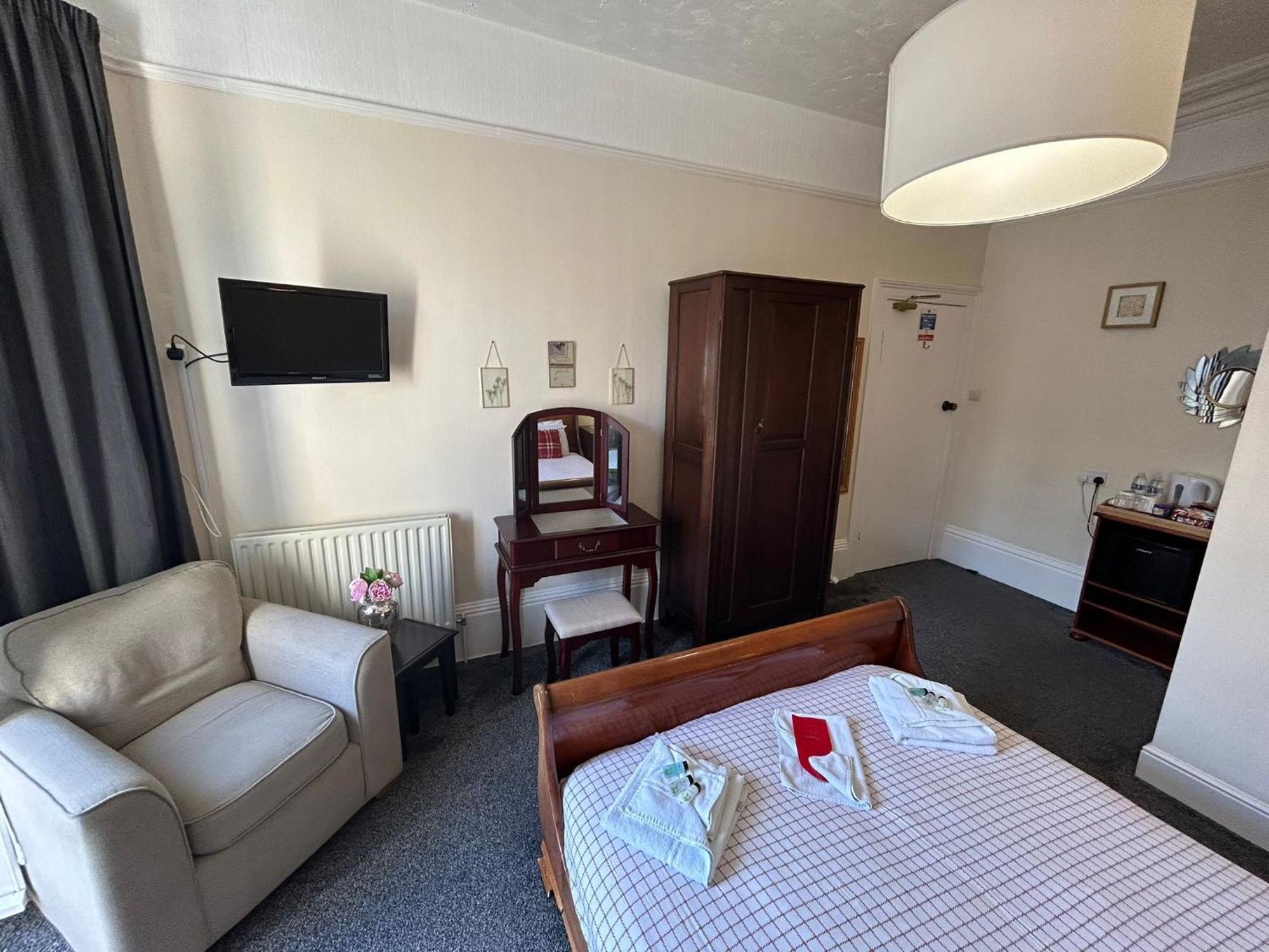 The Lyndhurst Guest House Great Yarmouth Room photo